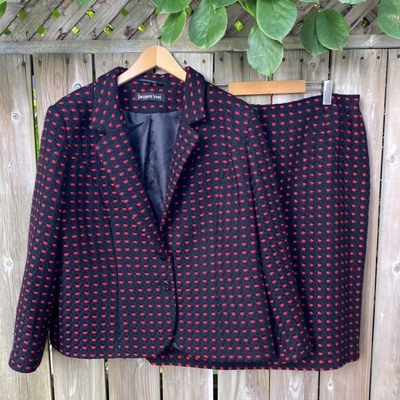 Elegant Red and Navy Women's Skirt Set - Picture 2 of 16